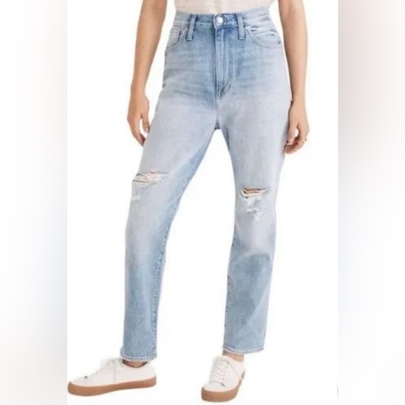Madewell Denim - MADEWELL The MOMJEAN in Gilford Wash Ripped Edition High Rise size 30